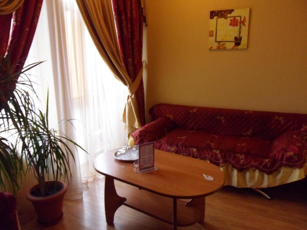 Argo Hotel Uzjhorod Rom bilde